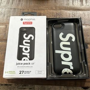 Supreme Mophie Juice Air Pack Black (IPhone 8 and 7)